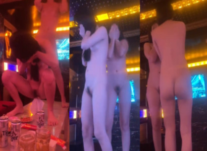 Nhân viên quán karaoke múa thoát y cực dâm